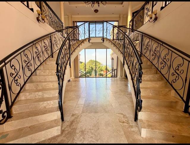 5 BEDROOM HOUSE FOR SALE IN UMHLANGA CENTRAL